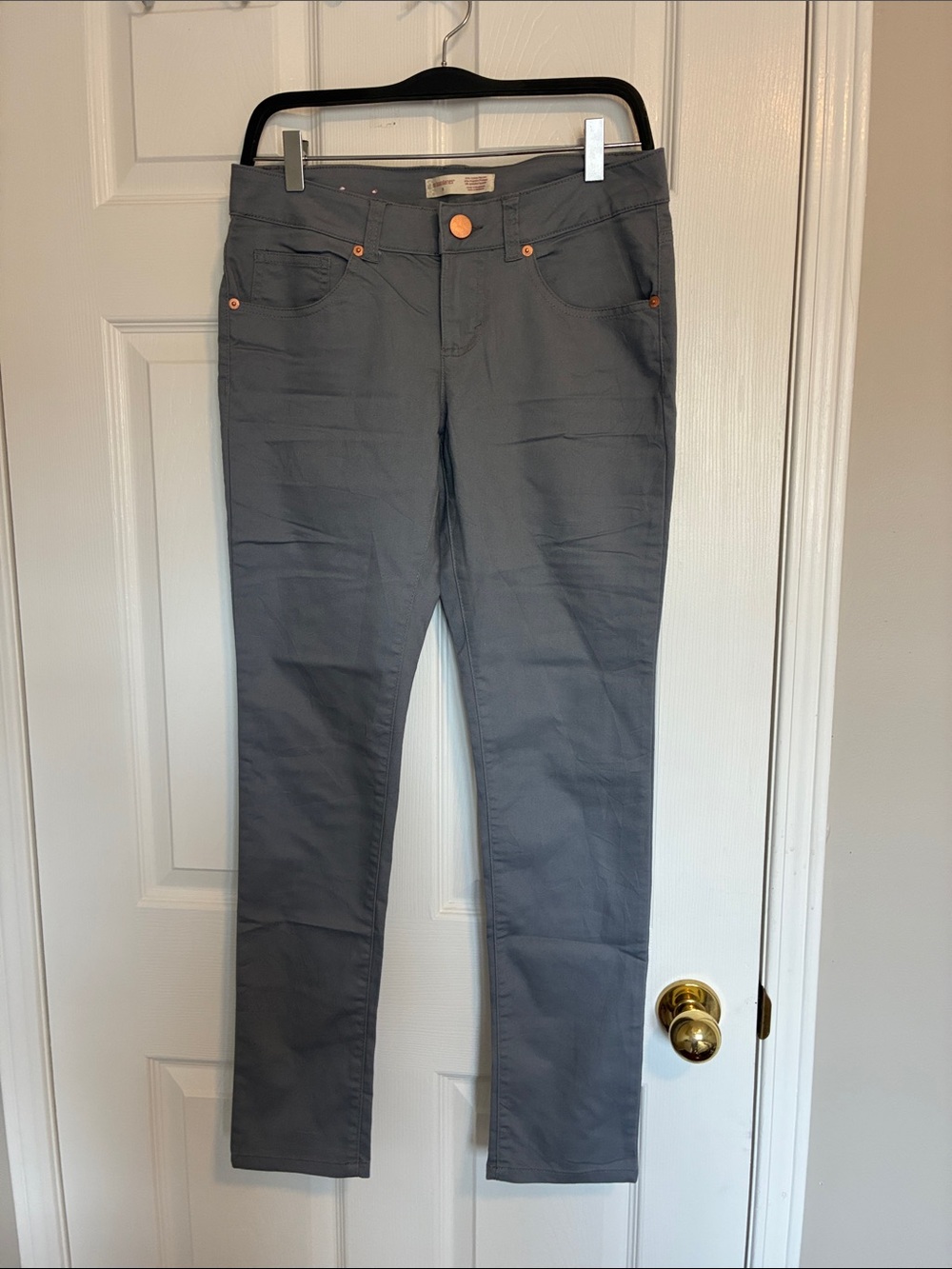 No Boundaries Slate Gray Pants with straight legs 
Size 9